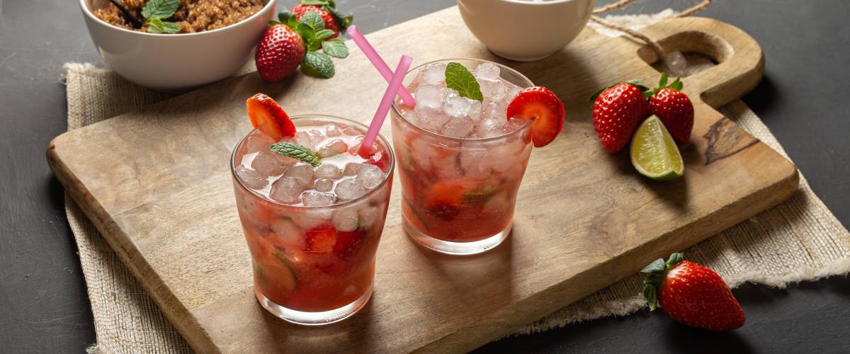 Cocktail "Strawberry Caipirinha" - Mixen Sie ihren eigenen Cocktail! Symbolfoto