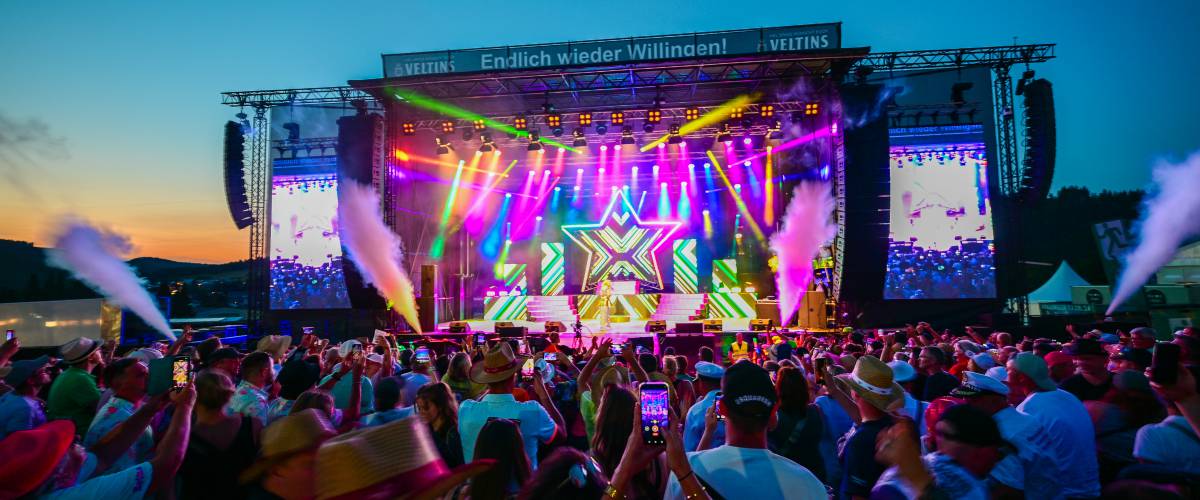 Willinger Sommer Highlight mit internationalen Künstlern - Giovanni Zarella und Johnny Logan beim „Schlager-Stern“  am 15.08.2026 Symbolfoto