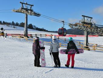 Kinder beim Skikurs in Willingen