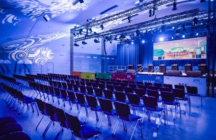 Beleuchtete Event-Halle im Sauerland Stern Hotel Willingen