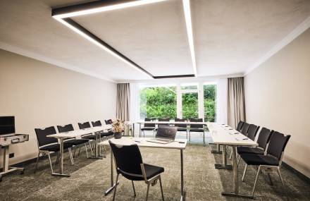 Heller Tagungsraum für 15 Personen im Sauerland Stern Hotel Willingen
