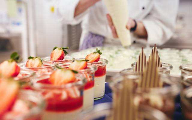 Große Auswahl an Desserts im Sauerland Stern Hotel Willingen