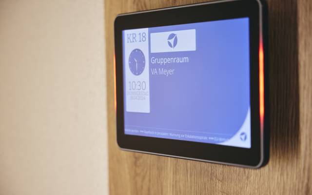 Digitales Türschild im Sauerland Stern Hotel Willingen