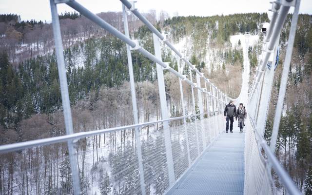 Auf dem Skywalk Willingen im Winter
