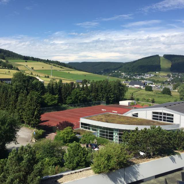 Freifläche und Parkplätze - Sauerland Stern Hotel Willingen