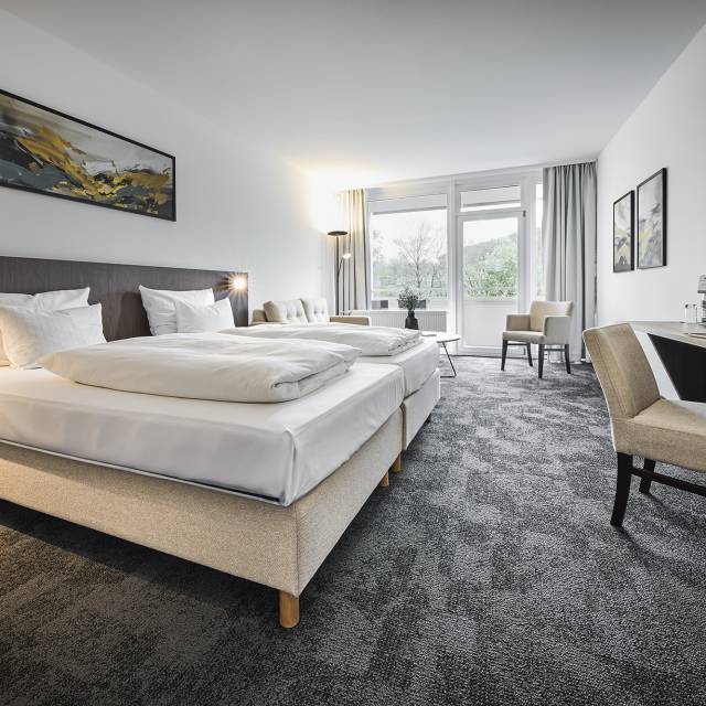 Modern eingerichtetes Doppelzimmer im Sauerland Stern Hotel Willingen