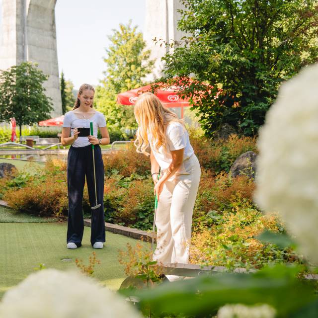 Abenteuer-Minigolf unterm Viadukt - Sauerland Stern Hotel Willingen