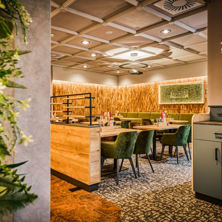 Restaurant „EssZeit“: Saisonale Küche und internationale Vielfalt - Sauerland Stern Hotel Willingen