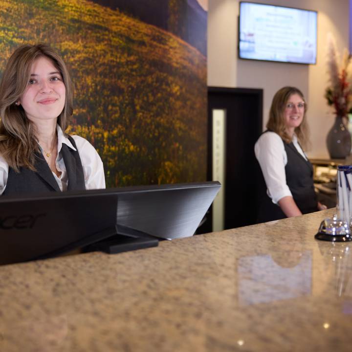 Kontakt aufnehmen: So erreicht ihr uns - Sauerland Stern Hotel Willingen