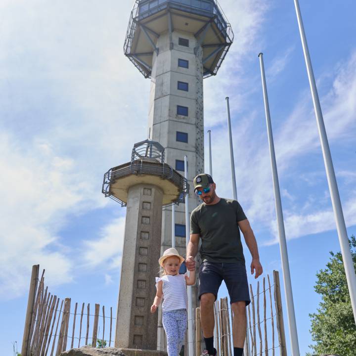 Hoch hinaus auf den Ettelsberg: Seilbahn, Hochheideturm und Spielplatz auf 838 Metern - Sauerland Stern Hotel Willingen