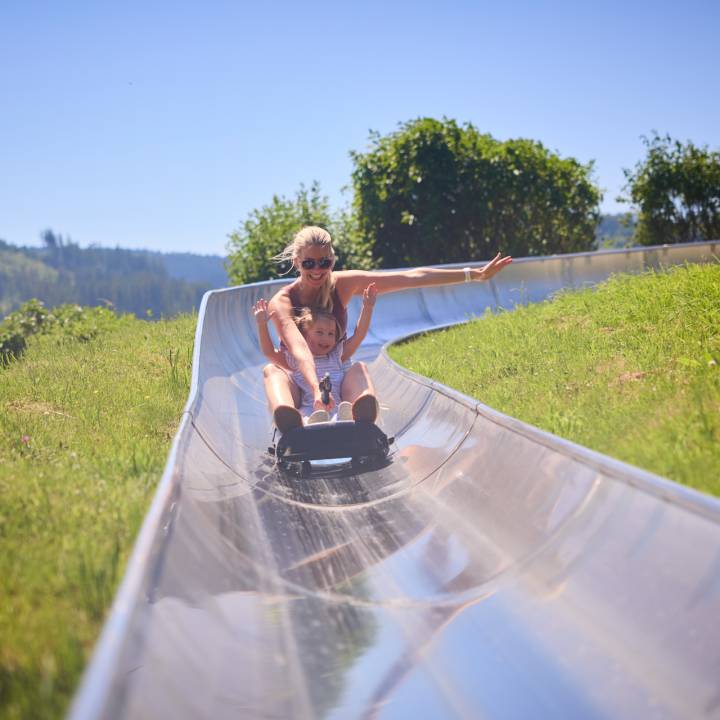 Sommerrodeln: Mit wehendem Haar ins Tal sausen - Sauerland Stern Hotel Willingen
