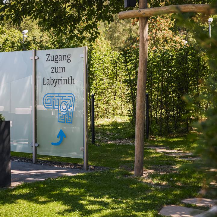 Eingang zum Labyrinth am Sauerland Stern Hotel Willingen