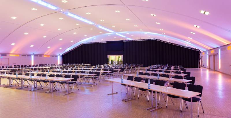 Kongresshalle mit Trennwand im Sauerland Stern Hotel Willingen