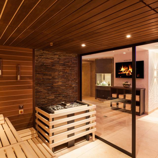 hotel sauna