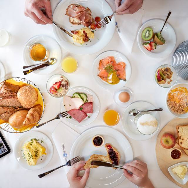 Reichhaltiges Frühstücksbuffet - Sauerland Stern Hotel Willingen