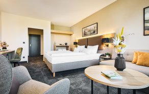 Aus bestehenden Zimmern wird moderner Wohlfühlkomfort: Unsere neuen Musterzimmer der Kategorie Komfort Plus, Bild 1/6